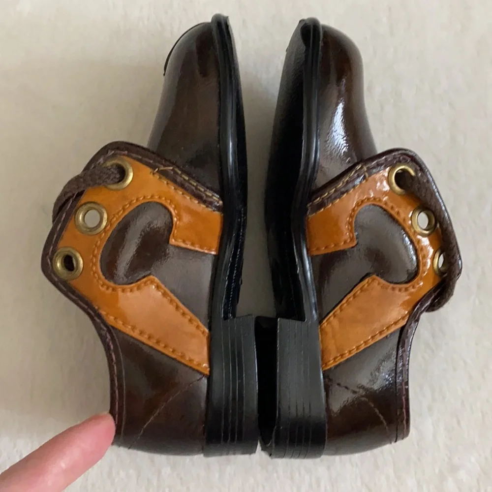 Vintage | Toddler Saddle Shoes Brown Oxfords Crown Heel Made in USA Retro (5)